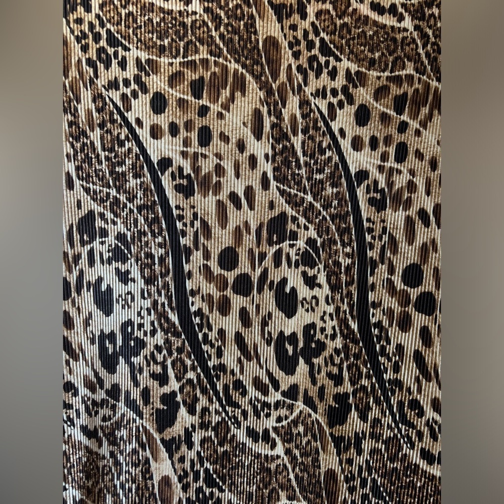 Maggie Barnes Crinkle Pleated Crepe Leopard Animal Print 3/4 Sleeve Blouse 1X - Picture 8 of 10
